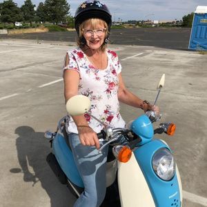 Meet your Posher, Elaine